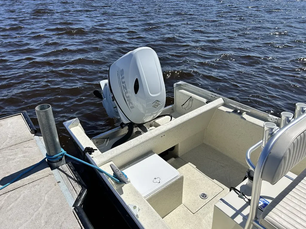 Rough Water Boat Interior - Engine