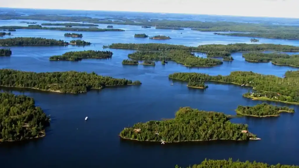 what makes a good boat for exploring thousands of islands?