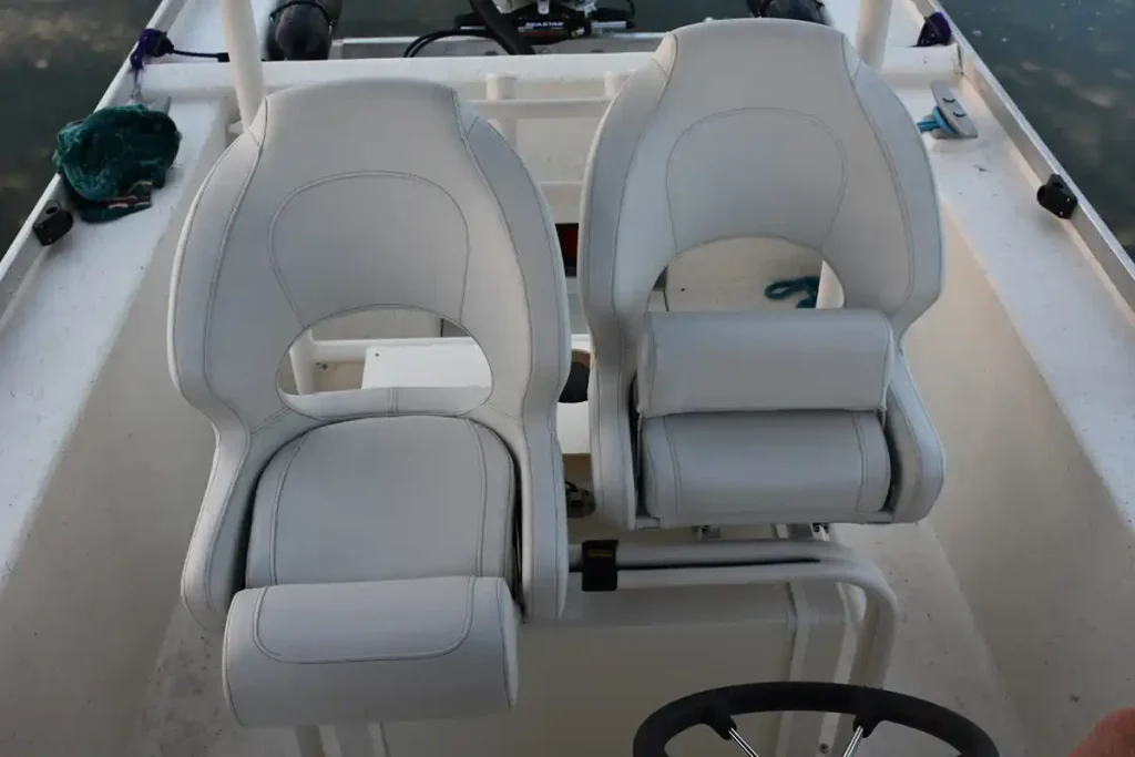 Seats on the Winnipeg Yawl 23
