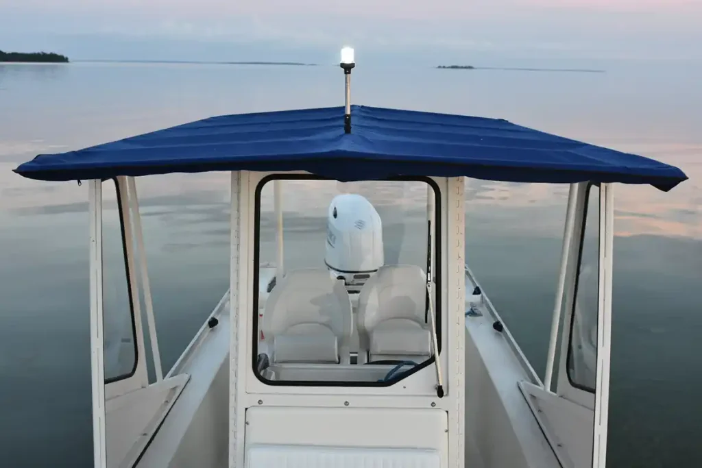 Enclosed canopy of the Winnipeg Yawl 23